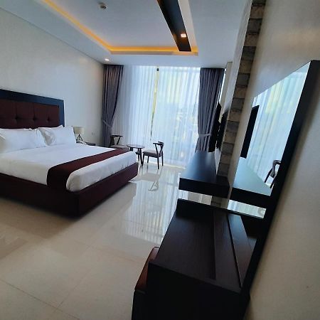 Winrich Hotel Мактан Экстерьер фото