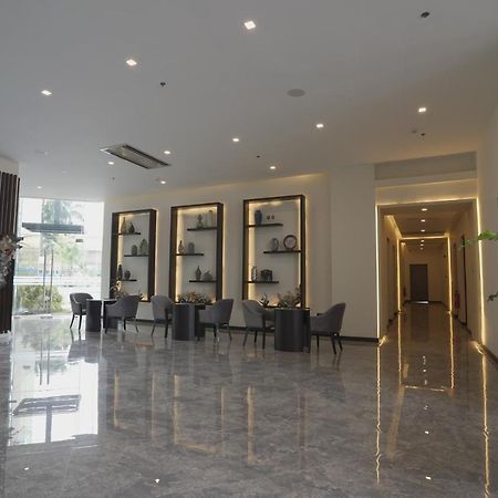 Winrich Hotel Мактан Экстерьер фото