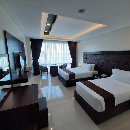 Winrich Hotel Мактан Экстерьер фото