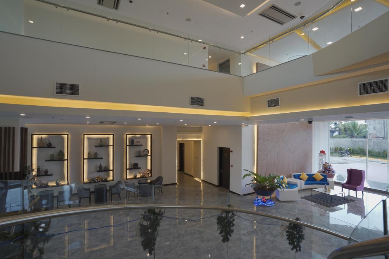 Winrich Hotel Мактан Экстерьер фото
