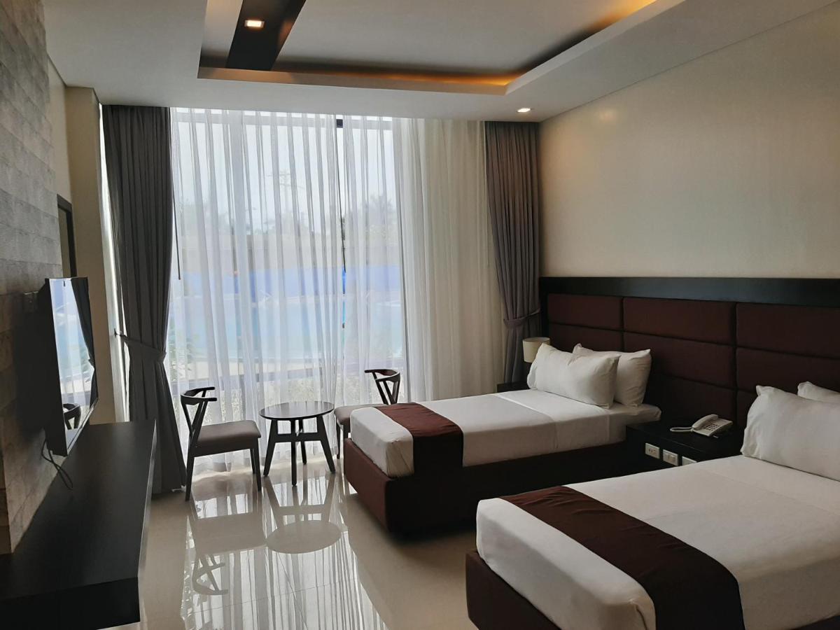 Winrich Hotel Мактан Экстерьер фото