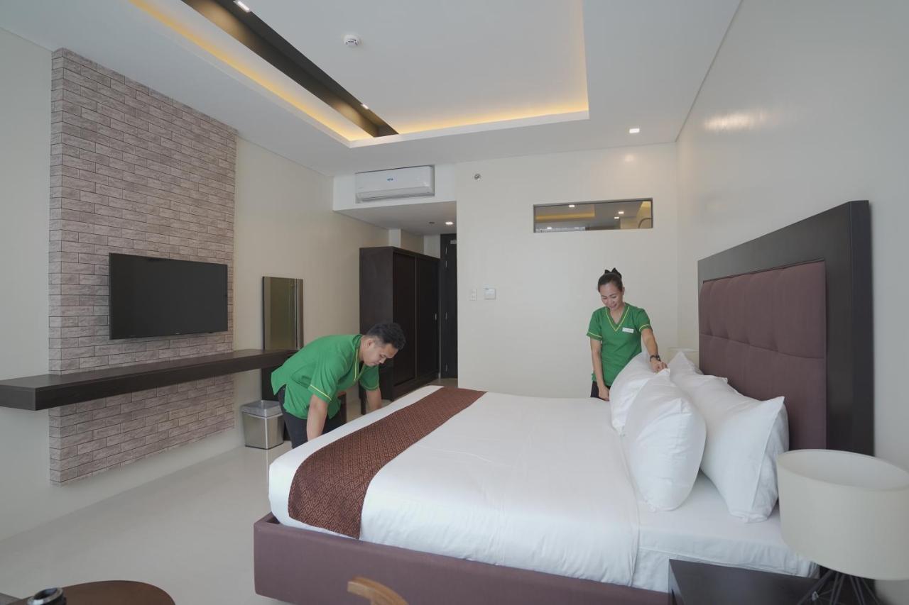 Winrich Hotel Мактан Экстерьер фото