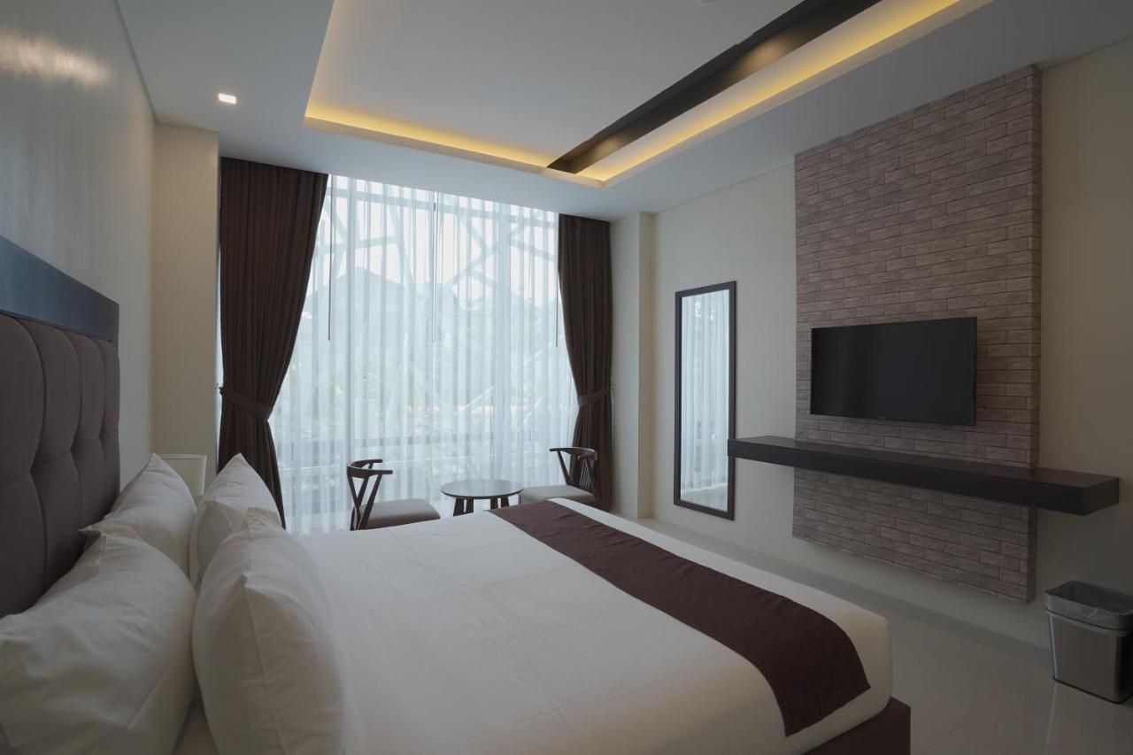 Winrich Hotel Мактан Экстерьер фото
