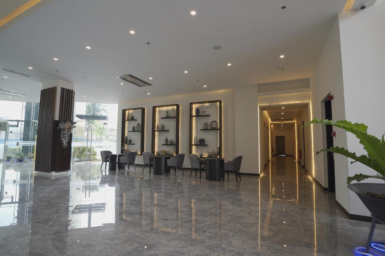 Winrich Hotel Мактан Экстерьер фото