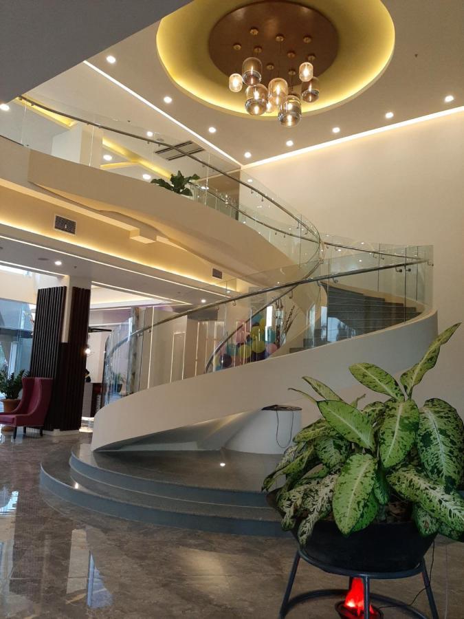 Winrich Hotel Мактан Экстерьер фото